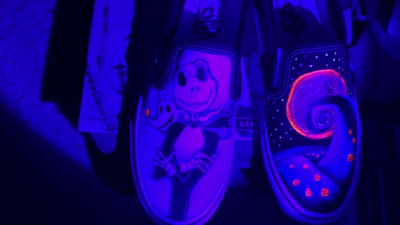 Nachtmerrie vóór Kerstmis Schoenen, op maat geschilderd, bestelwagens, toms, Converse video poster