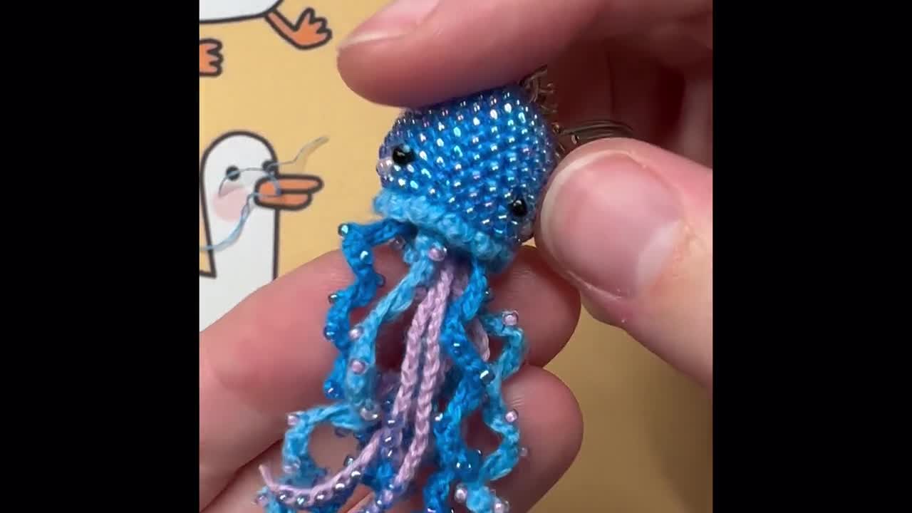 How to make Jellyfish keychain.DIY souvenir. beaded keychain tutorial.