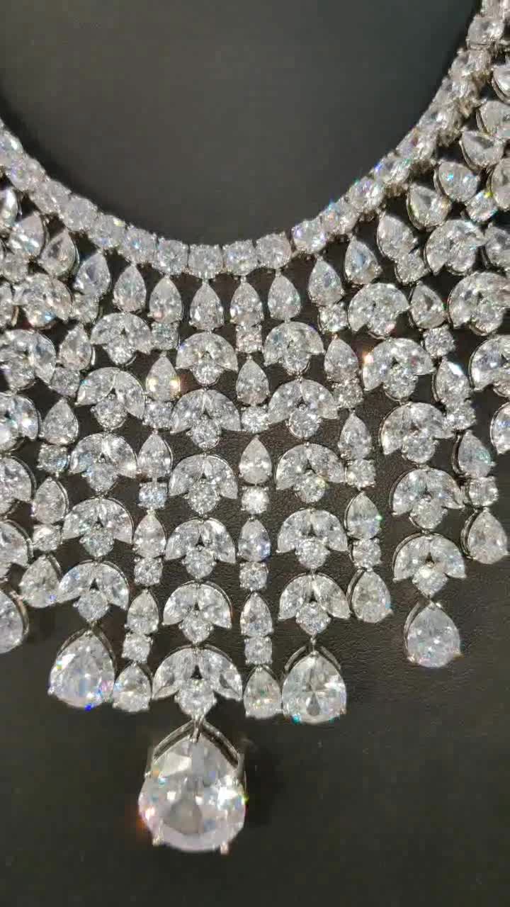 Graff necklace makes 50ct diamond shine at Couture Week