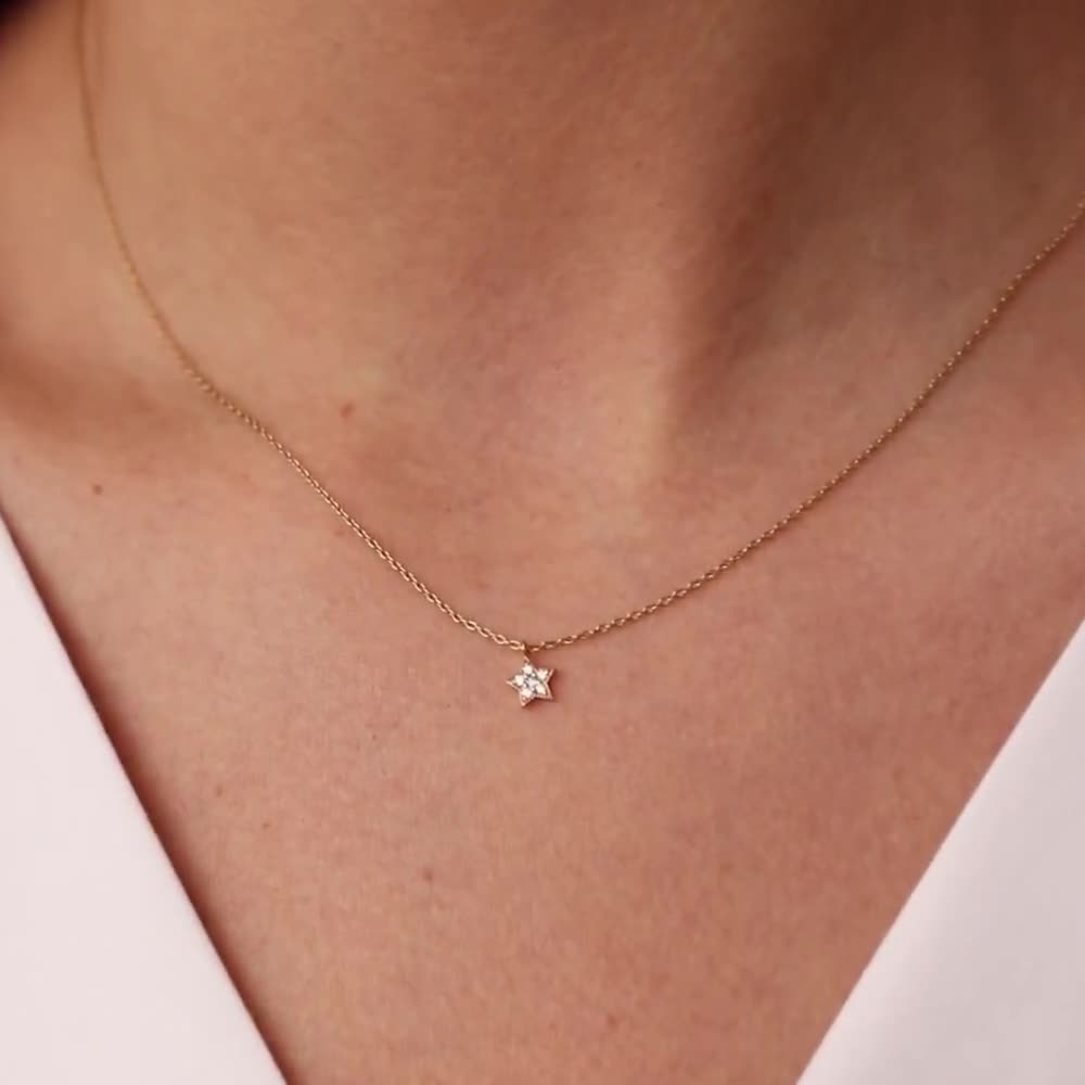 Noémie The Single Star Diamond Necklace