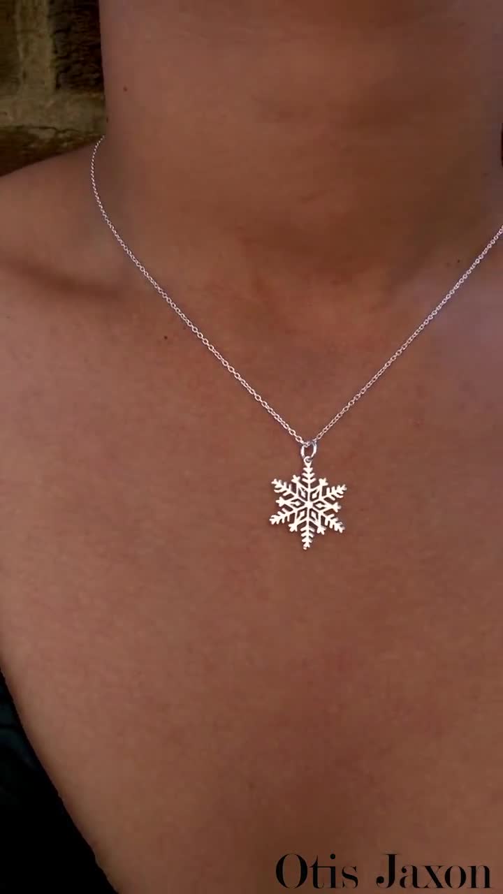 TIFFANY & CO Silver Snowflake Snow Flake Charm Pendant Necklace 18