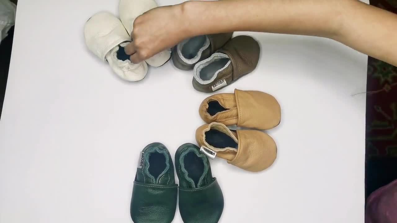 Zapatos bebé tipo botas cordones piel azul suela blanda
