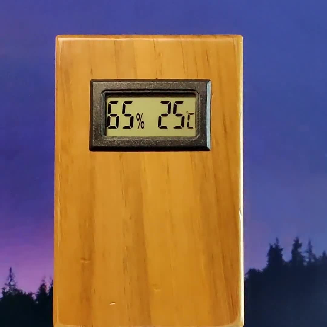 Beau thermomètre en bois de chêne. Fabriqué à la main en chêne