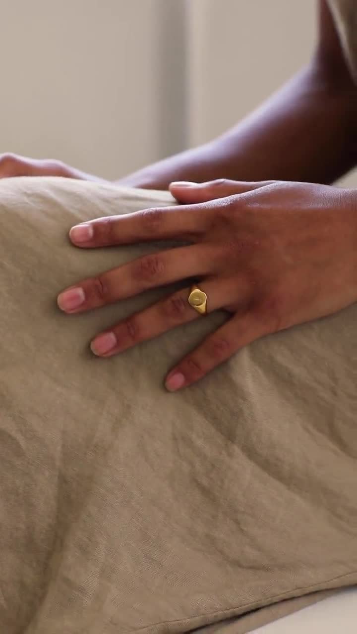 【Grace Personalized】RHONDAリング Personalized Oval Signet Ring by Gracepersonalized - Custom