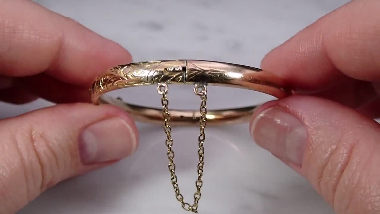 9K Yellow Gold Antique Victorian Etched Floral Hinged Bangle