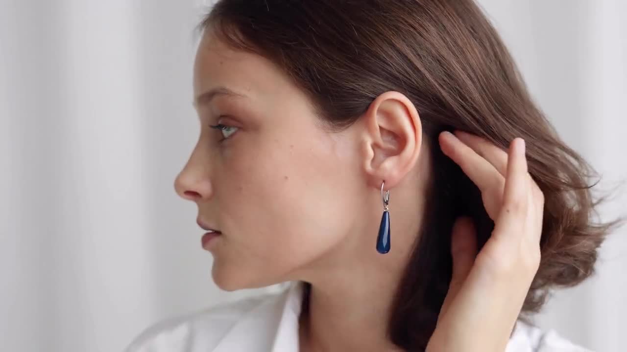 Amber by Mazukna - Orecchini a goccia di ambra blu, blu scuro, pendente