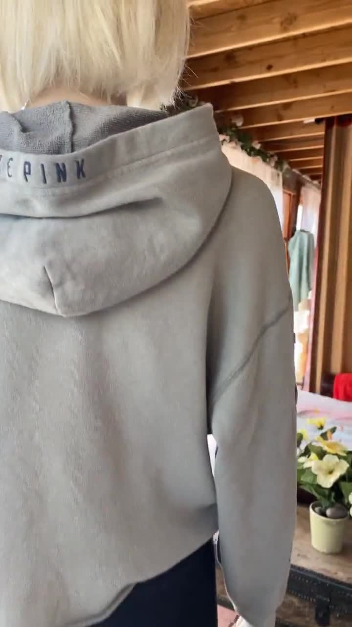 Sweat rose uni à coupe droite avec un col à capuche et cordons de serrage LEVI'S® - CCV Mode