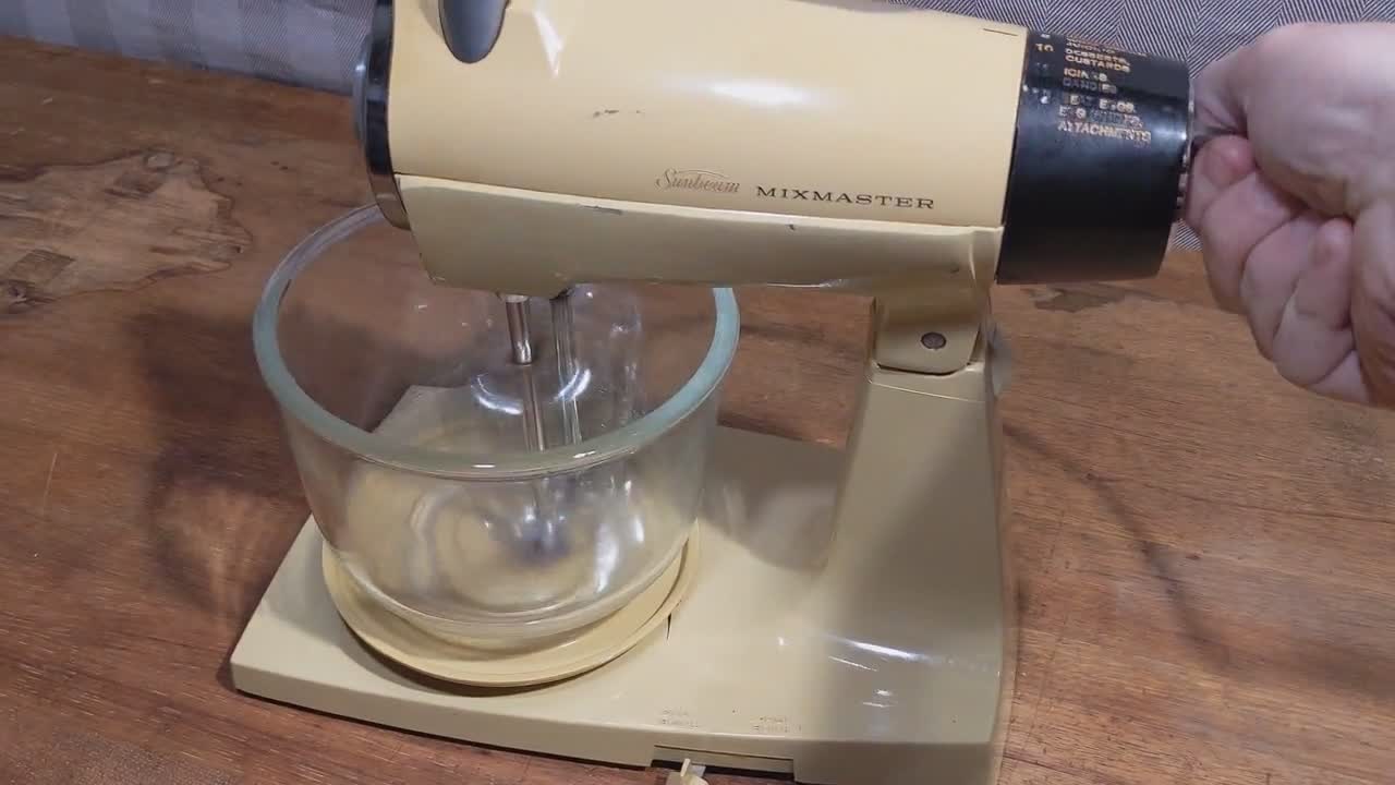 Vintage 12 Speed Harvest Gold Sunbeam Mixmaster W/ Small Glass Bowls //mid  Century Kitchen // Works Perfectly 