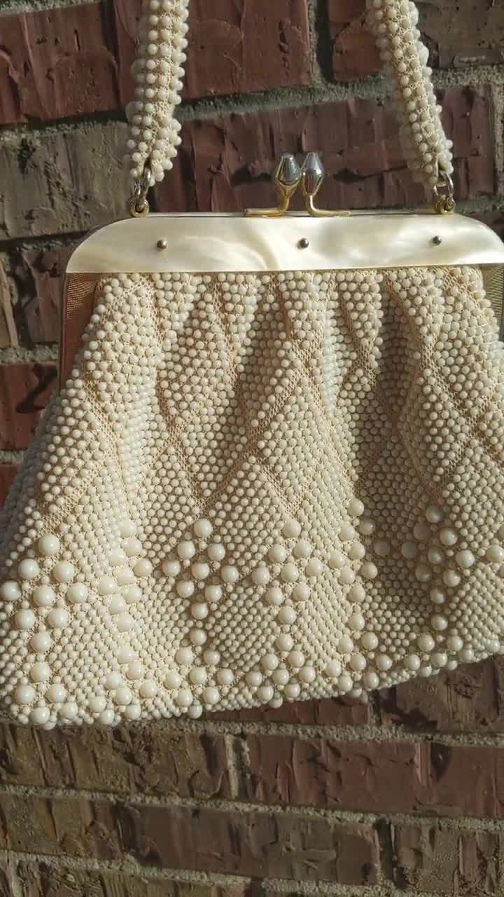 Super Cute Vintage 1950s Cream White Beaded Pearl Snap-close 