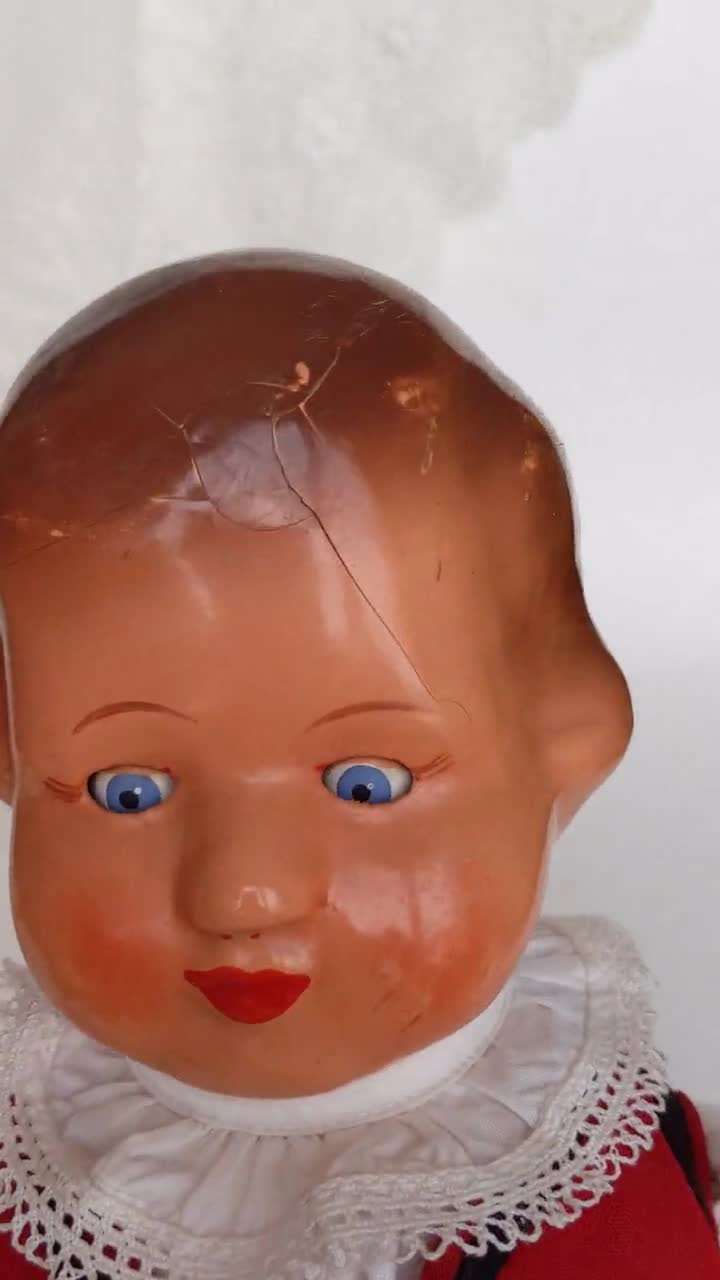 ヴィンテージ人形。ドイツ人形。ヴィンテージのおもちゃ。オーストリア