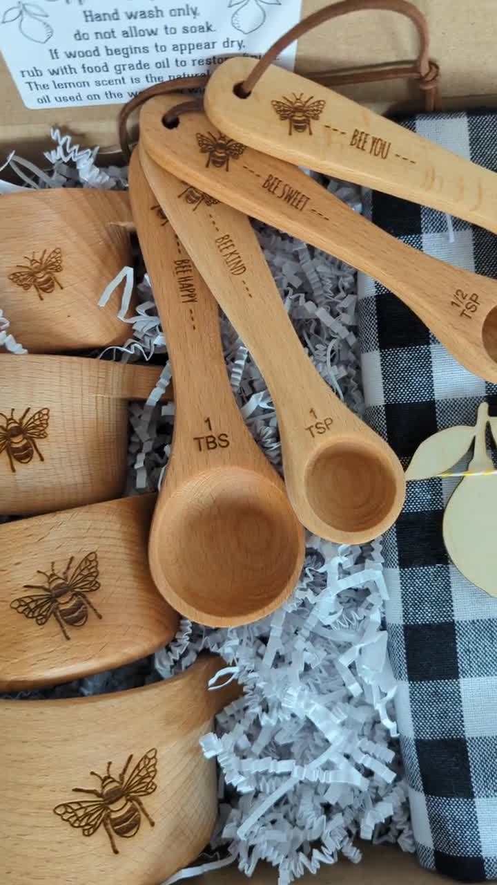 Bee Wooden Measuring Spoons