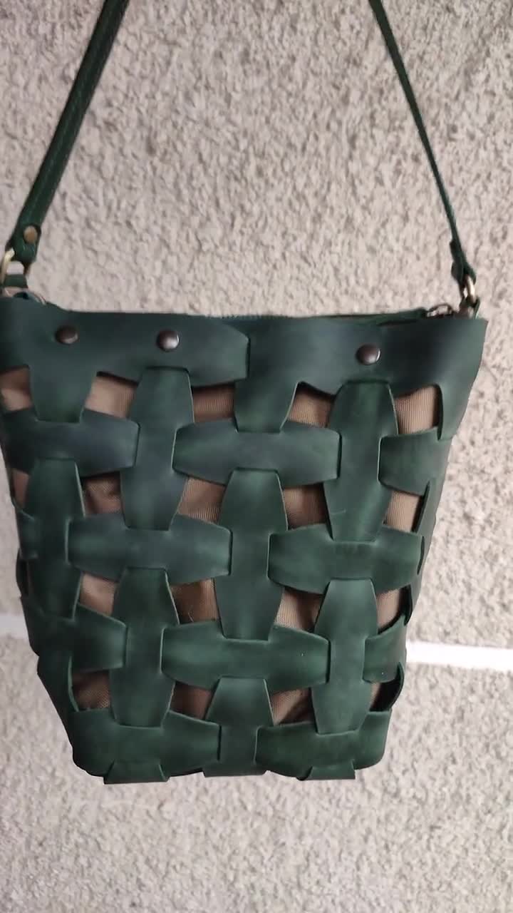 minishoulderbag-cherrylizard.
