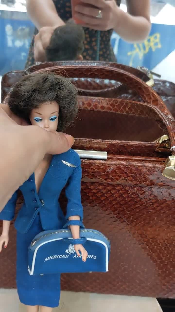 Vintage 1963 Fashion Queen Barbie with American Airlines Stewardess 0984  (1961-1964)