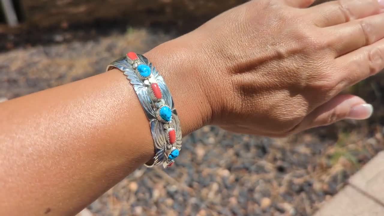 Lightning Bolt Navajoo Gaspeite Native American Jewelry Silver Bracelet Lightning Bolt Navajoo Gaspeite Native American Jewelry Silver Bracelet