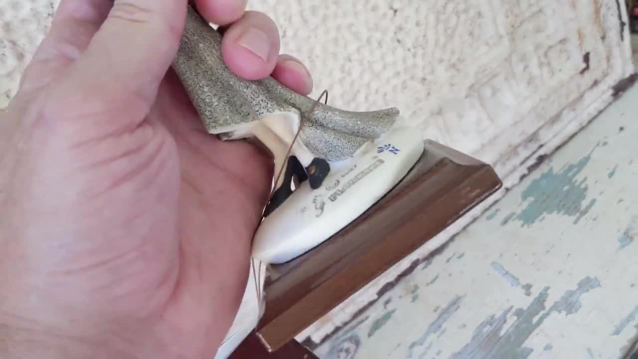 ジュゼッペ・アルマーニ 『傘を持つ女性』 1987年 イタリア ヴィンテージ 1987 Giuseppe Armani Lady Flowers Florence Italy No. 413C