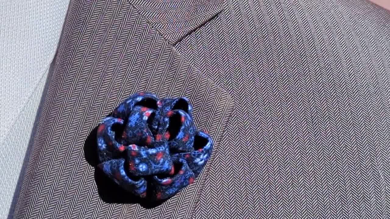 COLLECTOR'S CORNER LAPEL PINS ピンバッジ The OLIVER corporation - hat pin , lapel pin , tie tac
