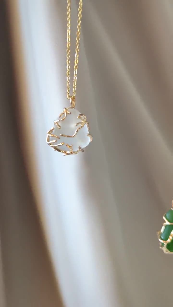 Charming Ocean Schmuck: Handgemachte Meerglas Kette, Goldener Anhänger mit Meerglas, Muttertag Meer Schmuck Geschenk, Meer und Ozean Liebhaber Geschenk video poster