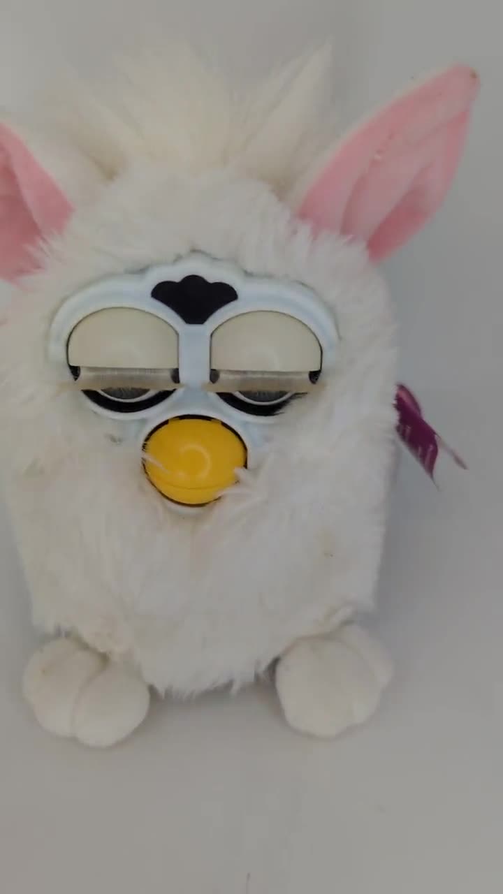 Furby White Electronic Talking Moving 1998 Works New and Removed