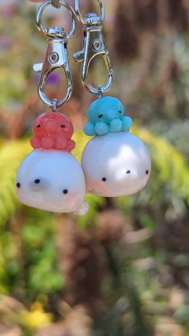 【椰子】キーホルダー かわいい赤ちゃんタコアザラシのキーホルダーとチャーム