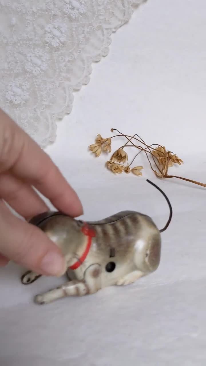 Old Tin Cat Clockwork Toy. Vintage Wind Cat Toy. Vintage Wind up