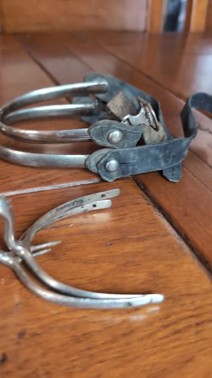 Ancienne Paire D' Éperons Amérique Du Sud/Cow Boy/équitation Ancienne/militaire Doré/Marron