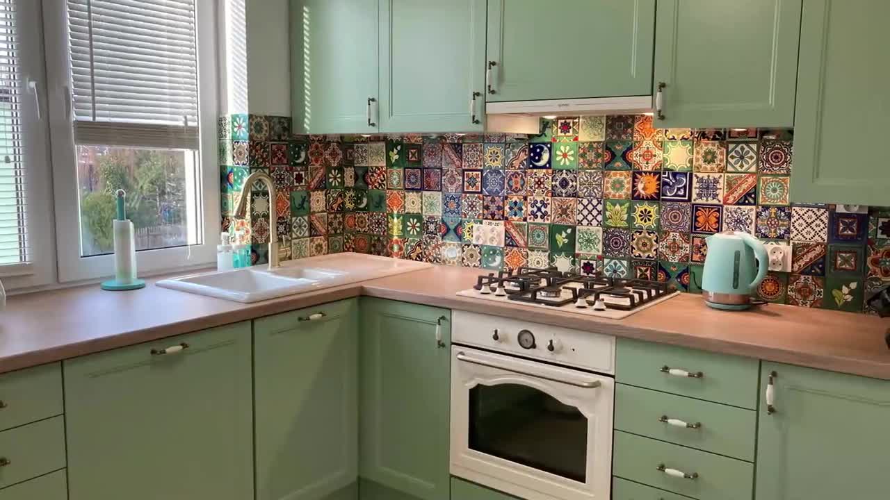 Plumas - Mexican Ceramic Tiles, set of 30 tiles, 10.5 cm x 10.5 cm