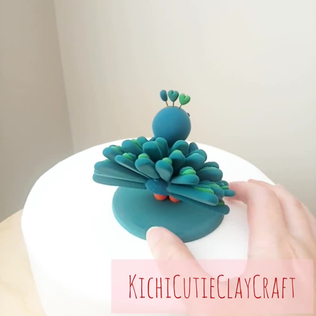 How to Make a Pretty Peacock Cake