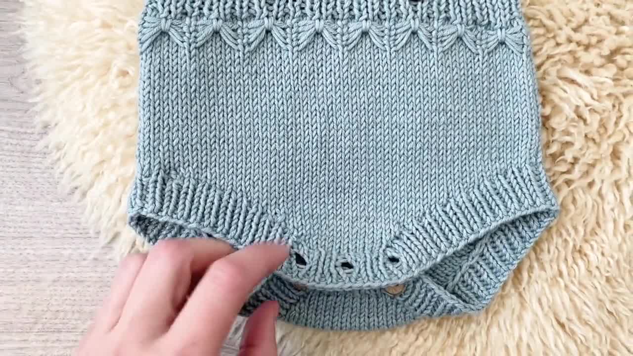 Knitted shorts by Tejiendo la isla: a refreshing pattern to knit in summer