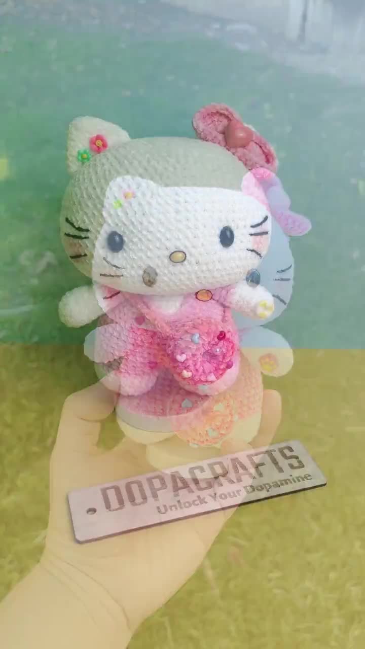 ピンクのハローキティかぎ針編み｜ドーナツ風あみぐるみぬいぐるみ