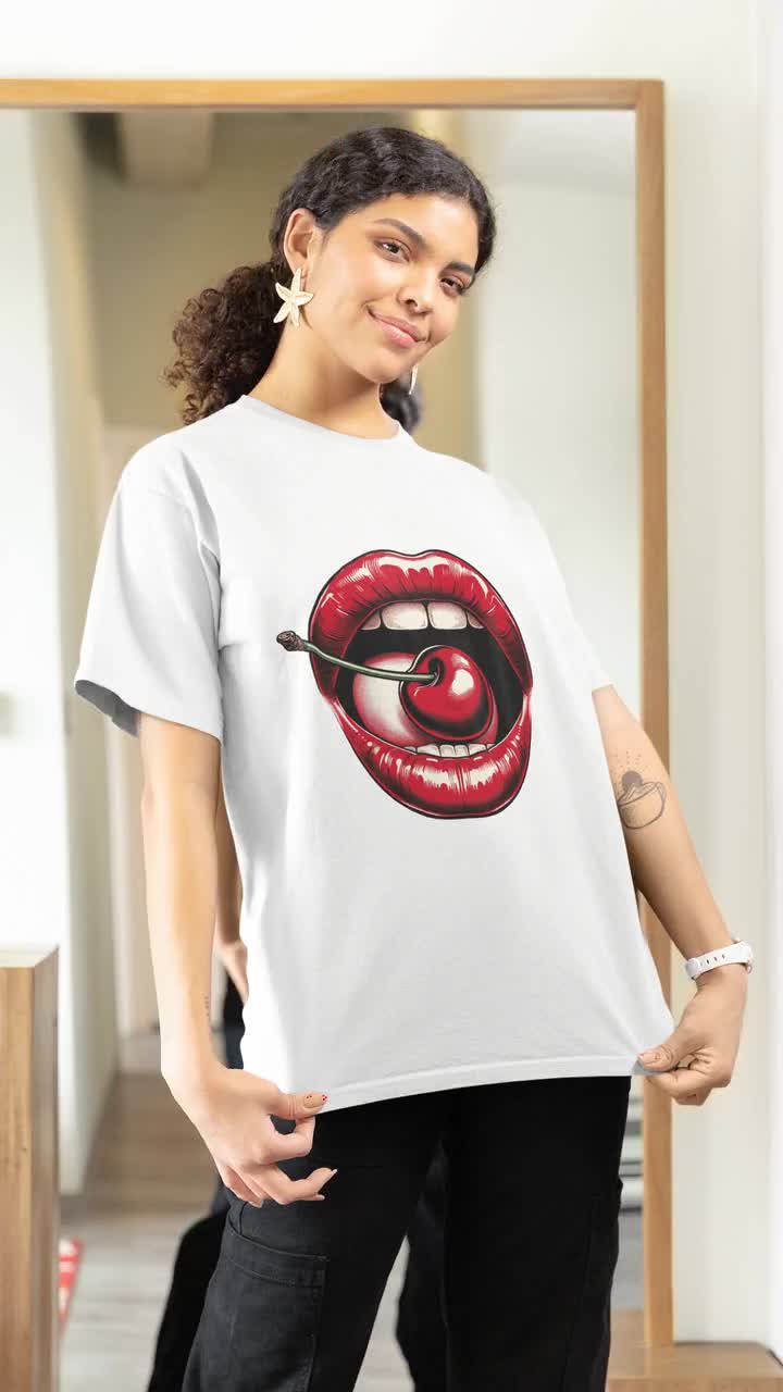 トップス Archive Dsquared2 Lip Jewelry Design Tee Amazon.com: Char's Graphic tee with y2k lip print T-Shirt