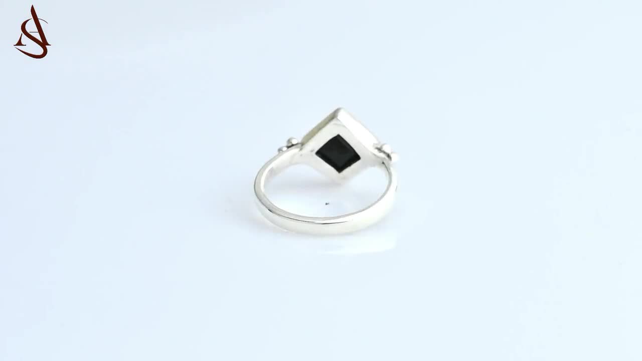 Minimalist Black Onyx Ring, Simple Onyx Ring, Black onyx Ring, Square cut  Gemstone Ring, Dainty ring, Statement Ring, Favourite Ring For Her