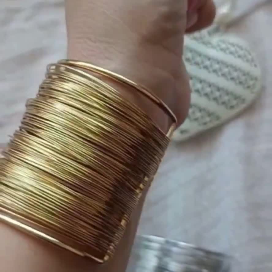 Manchette bracelet large couche en or, manchette en or épaisse, bracelet  enveloppé de fil de fer, ajustable, manchette en or, bracelet déesse,  bracelet de poignet tribal -  France
