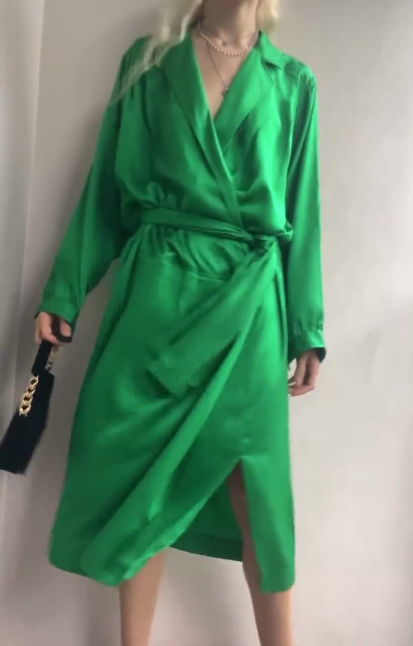 Vintage 80s Silk Midi Dress: Bright Green Classic Cut with Belt