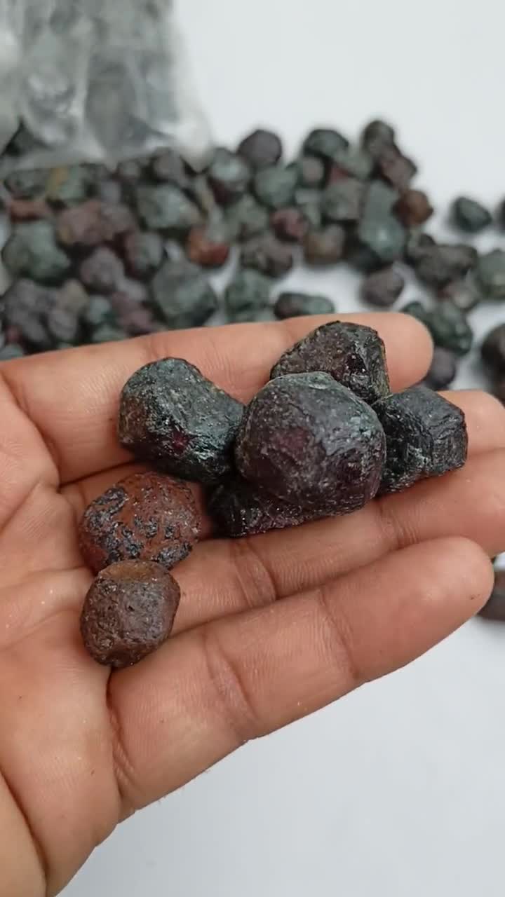 Raw Crystals, Raw Garnet Crystal, Bulk Rough Garnet Stone, Raw Garnet  Chunks, Garnet Rocks, Garnet Healing Crystals for Jewelry, Crafting -   Sweden