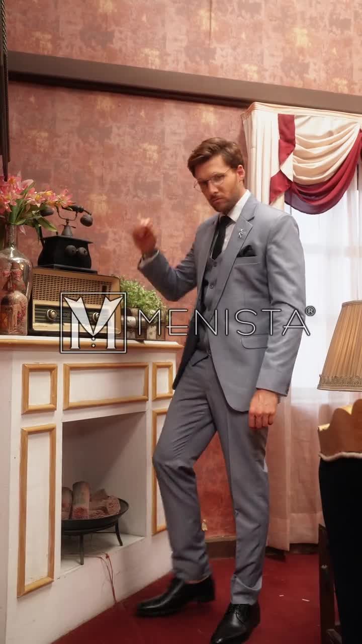 メニスタ グレー スリーピーススーツ：クラシックフィット