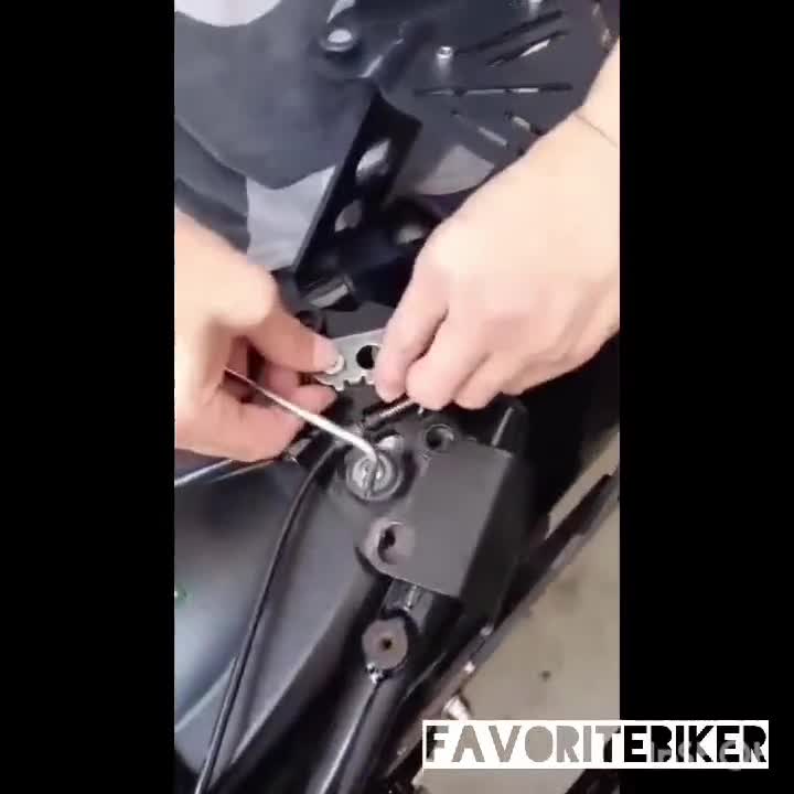 Triumph Street Scrambler 900 Pillion Seat: Custom Synthetic Leather video poster