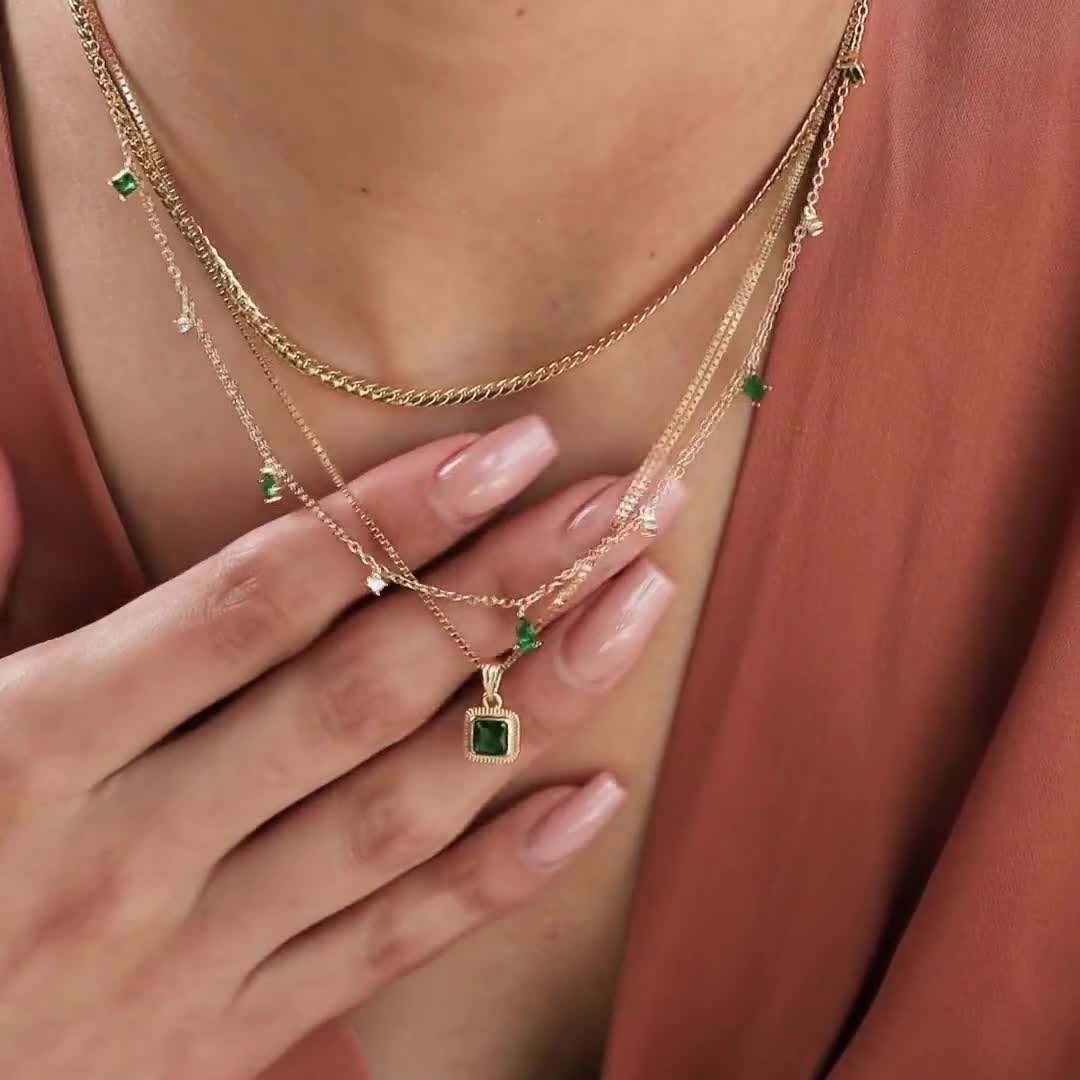 Vintage Ribbed Emerald Necklace by Caitlyn Minimalist