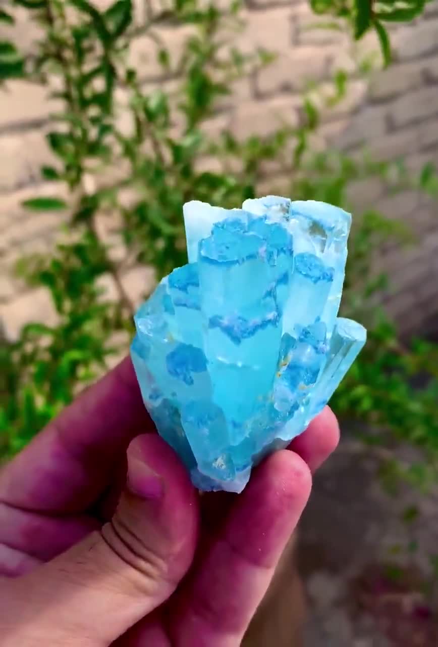 スカイブルーアクアマリン結晶クラスター、天然アクアマリン