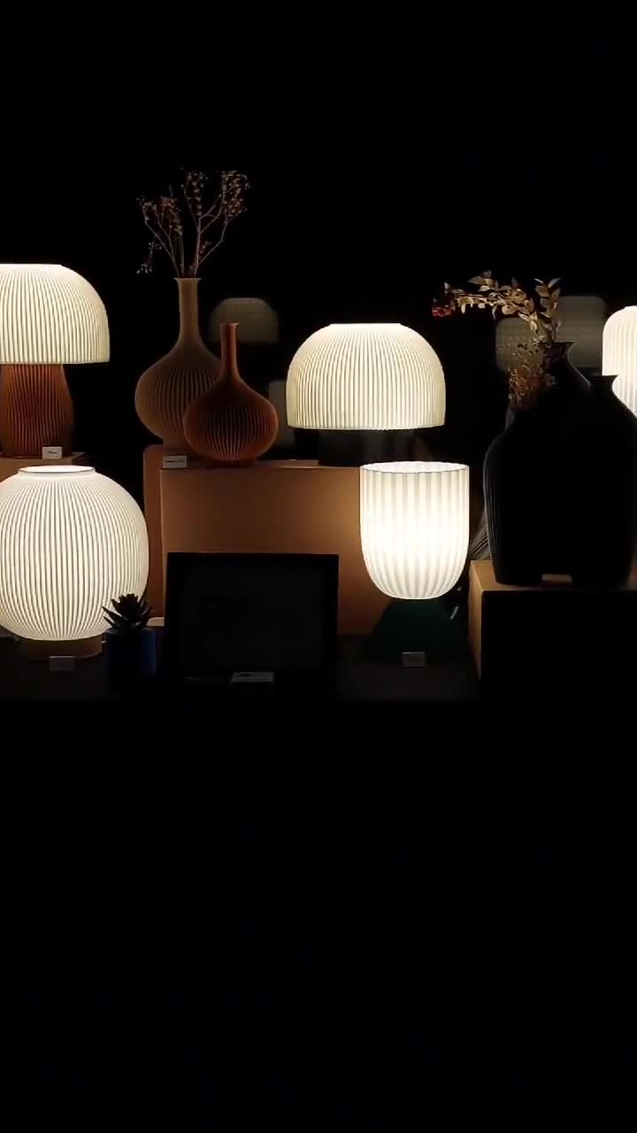 Moderne Tischlampe als Nachttischlampe für Aster Wohndekor, ästhetisches Weihnachtsgeschenk
