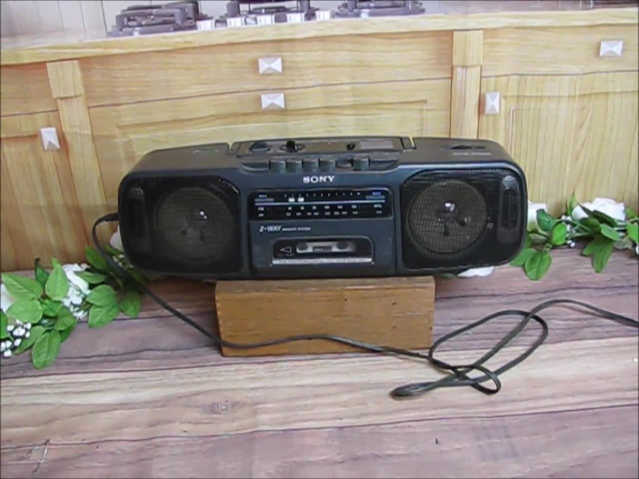 Radio cassette Sony CFS-2000L anni 80 originale - Audio/Video In vendita a Novara