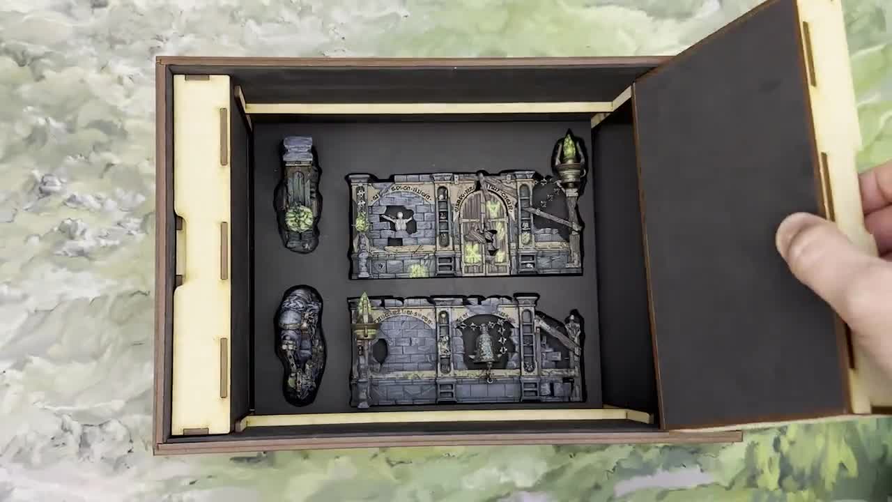 Plateau à dés - Dice Tray pour Jeux de société et RPG - Warhammer, Song of Ice and Fire, Age of Sigmar - Fumée Verte Plateau à dés - Dice Tray pour Jeux de société et RPG - Warhammer, Song of Ice and Fire, Age of Sigmar - Fumée Verte