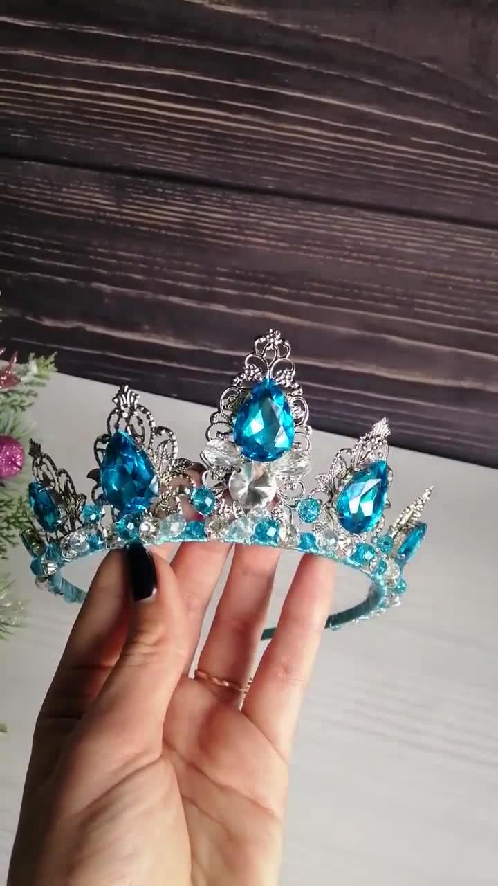 Diadème pour la petite princesse Elsa Diadème pour enfants Couronne de  cristal bleu Couronne de cristal de mariée Diadème de mariée Diadème de  bébé bleu pour Elsa -  France