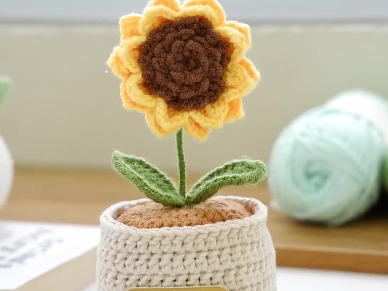ぞうとひまわりの鉢植え あみぐるみ ひまわりのミニポットかぎ針編みPDFパターン、かぎ針編みひまわり