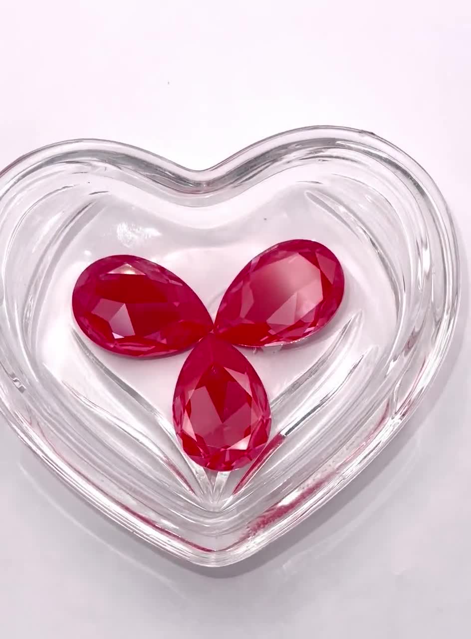 ポピーレッド イグナイト UNF (30 x 20 mm) スワロフスキー アート