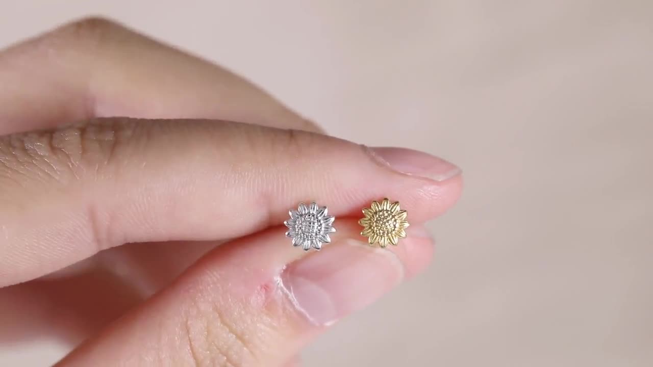 Orecchini a perno in moissanite da 0,5 carati, colore D, per donne e uomini, in argento Sterling S925, a forma di girasole, per matrimonio, Natale