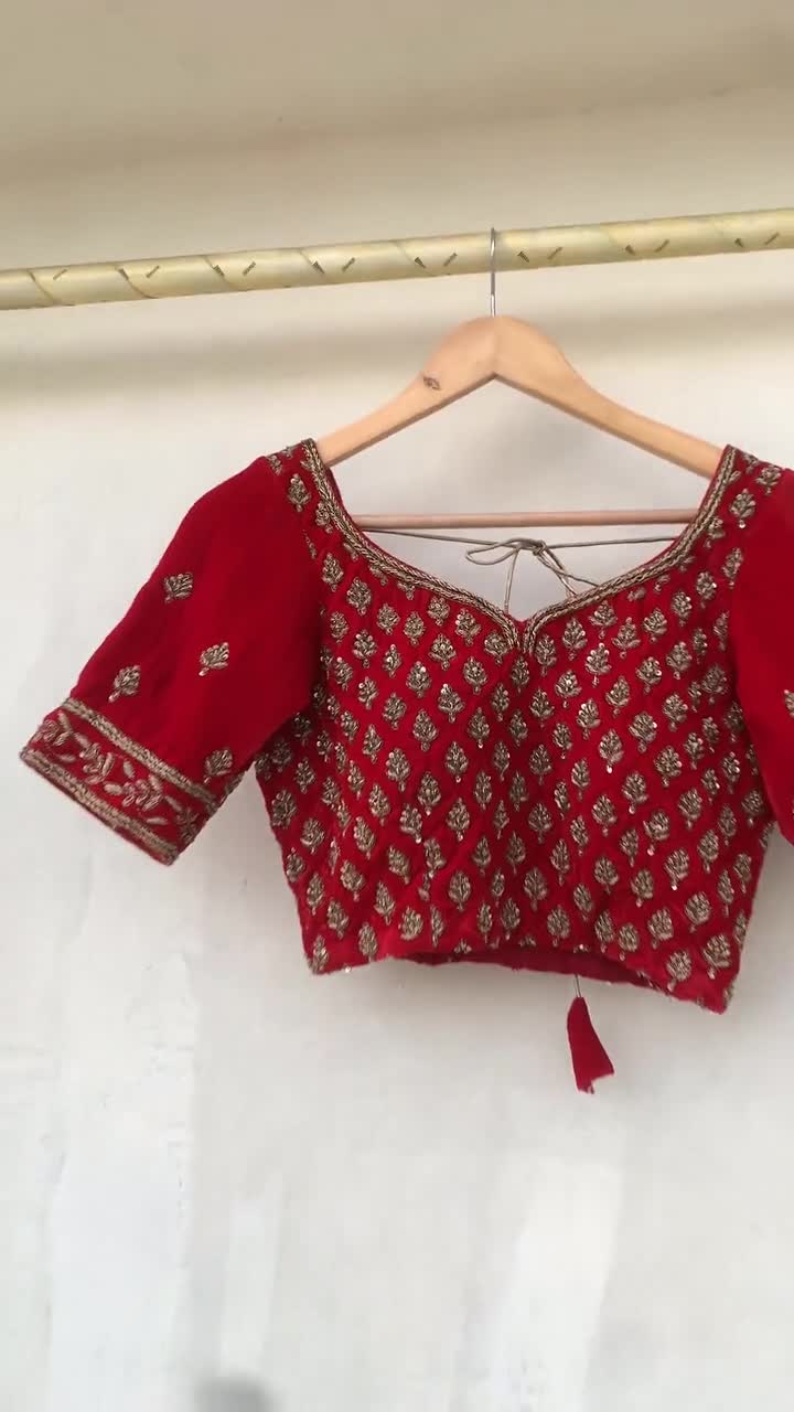 インド製中古レッドベルベット手刺繍パッド入りブラウス インド製中古レッドベルベット手刺繍パッド入りブラウス