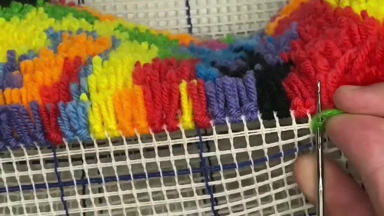 Latch Hook Cushion Two Penguins DIY Needlepoint Kits Chunky Acrylic Yarn  Arts Crocheting Lofty Pillow Case Hobby & Crafts 