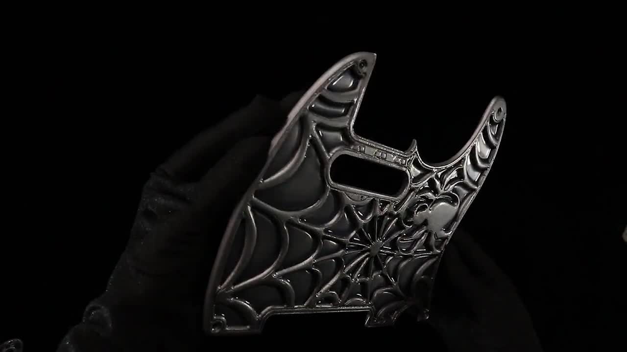 ユニークなテレキャスターピックガード シルバー 2個セット スパイダー