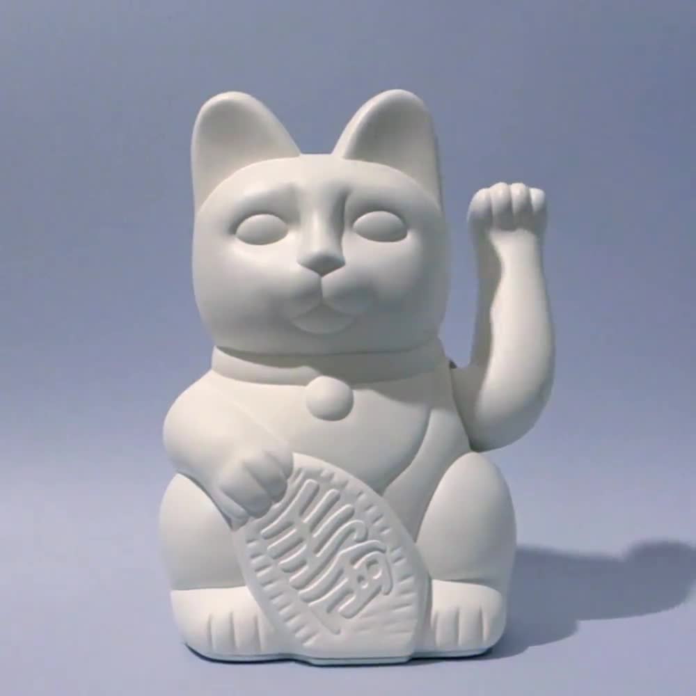 Hand Painted Lucky Cat White Gloss 7 Inches 18cm -  Norway