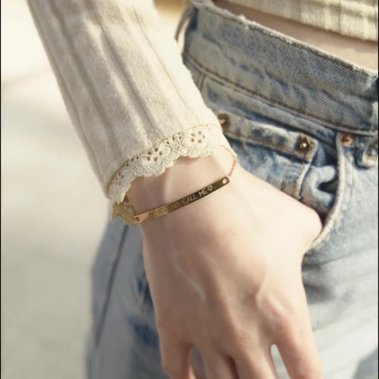 Bracciale Personalizzato Con Ciondoli A Cuore Per Donna | Acciaio Inox 316L Ipoallergenico | Incidi Da 2 A 5 Nomi | Regalo Per Amicizia, Mamma, Fidanzata, Damigella | Catena Regolabile